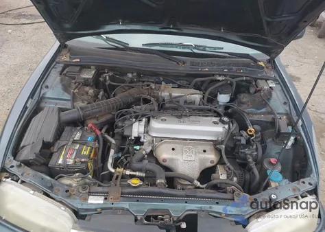 1997 Honda Accord Value z USA, uszkodzony, nr VIN 1HGCD5681VA181107